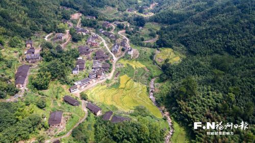 永泰县清凉镇:不死传奇惊山田 红色传统耀文潭